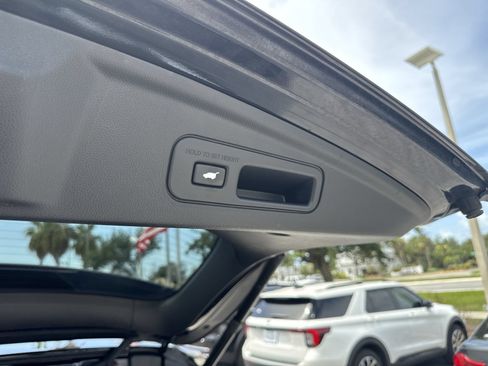 Used 2025 Acura MDX w/ Technology Package FWD image 13