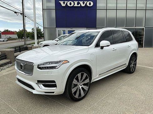 Certified 2024 Volvo XC90 T8 Ultimate w/ Protection Package Premier AWD/4WD image 3