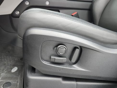 Certified 2024 Land Rover Defender 110 X-Dynamic SE image 29