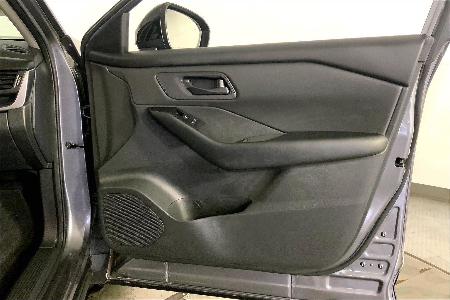 Used 2026 Nissan Rogue S AWD/4WD image 23