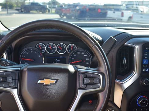 Used 2021 Chevrolet Silverado 2500 LTZ image 17