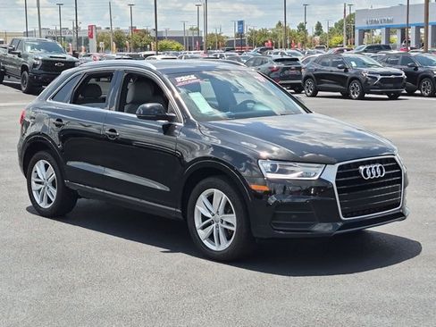 Used 2017 Audi Q3 2.0T Premium Plus w/ Premium Plus Package FWD image 3