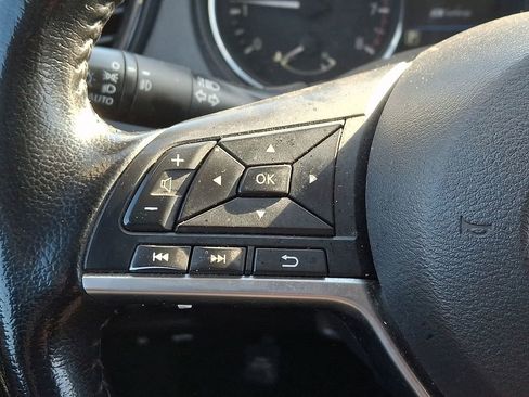 Used 2021 Nissan Rogue Sport SV image 17