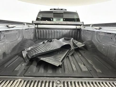 Used 2022 Nissan Titan SV w/ SV Convenience Package AWD/4WD image 29