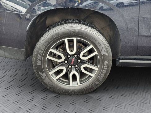 Certified 2022 GMC Yukon XL AT4 w/ AT4 Premium Package AWD/4WD image 26