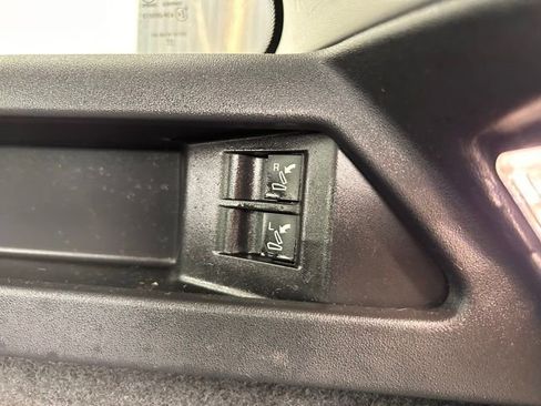 Used 2018 Land Rover Discovery Sport HSE image 51