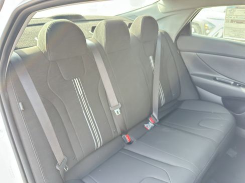 New 2025 Hyundai Elantra Blue image 29