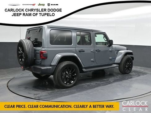 Used 2025 Jeep Wrangler Unlimited Sahara AWD/4WD image 3