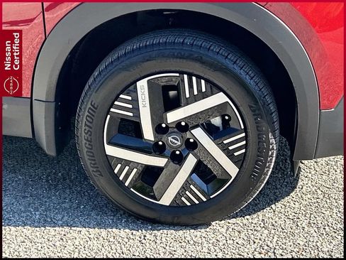 Certified 2025 Nissan Kicks SV w/ SV Premium Package FWD image 9