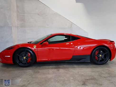 Used 2014 Ferrari 458 Speciale image 2