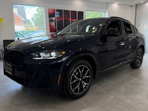 Used 2023 BMW X4 xDrive30i w/ M Sport Package AWD/4WD image 3
