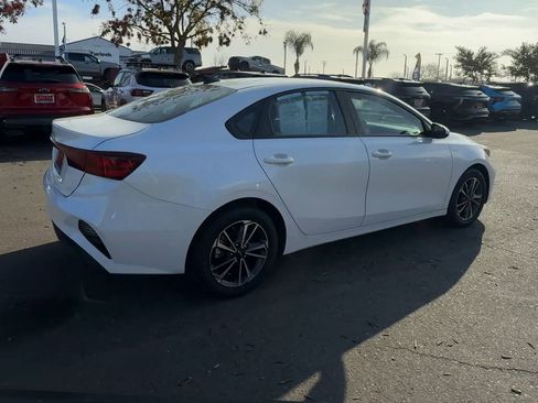 Used 2024 Kia Forte LXS image 7