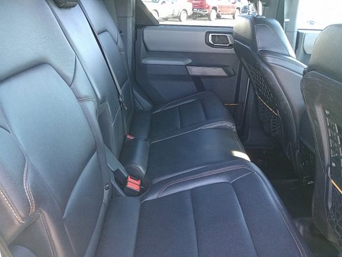 Used 2021 Ford Bronco Badlands image 8