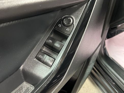 Used 2025 Chevrolet Equinox LT image 20