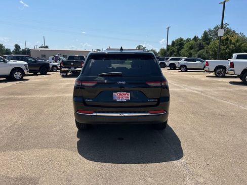 Used 2023 Jeep Grand Cherokee Limited image 4