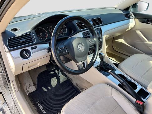 Used 2013 Volkswagen Passat TDI SE FWD image 9