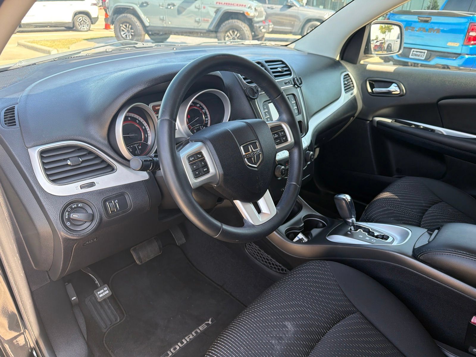 Used 2016 Dodge Journey SE w/ Flexible Seating Group FWD image 10