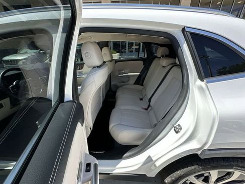 Used 2023 Mercedes-Benz GLA 250 4MATIC w/ Premium Package image 28