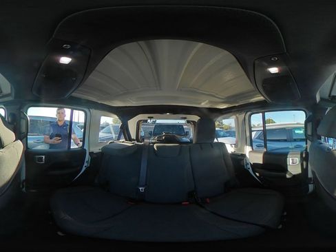 Used 2025 Jeep Wrangler Unlimited Sahara AWD/4WD image 42