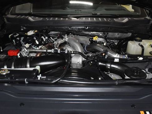 Used 2025 Ford F250 Platinum image 12