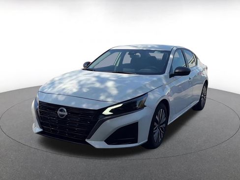 Used 2026 Nissan Altima 2.5 SV FWD image 4