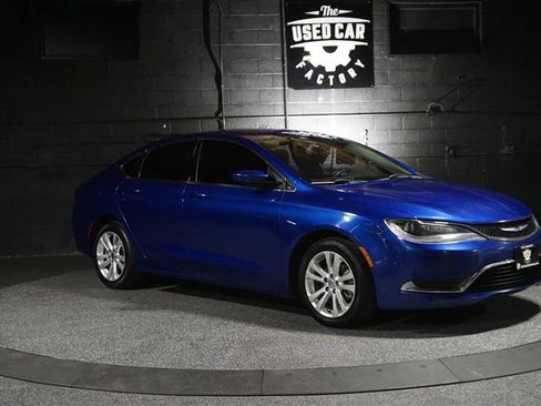Used 2016 Chrysler 200 Limited image 8