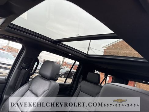 Used 2021 Chevrolet Suburban LT w/ Luxury Package image 23