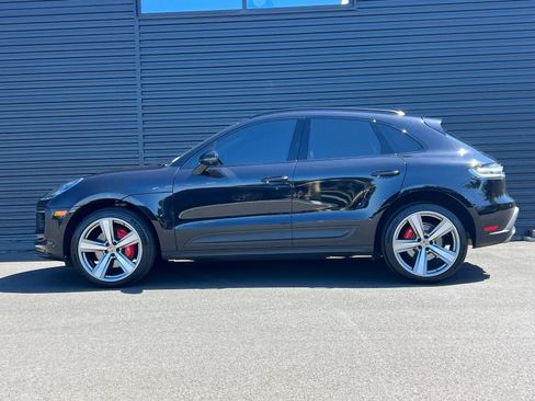 Certified 2024 Porsche Macan S AWD/4WD image 3