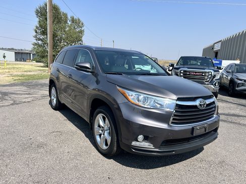 Used 2016 Toyota Highlander Limited Platinum AWD/4WD image 7