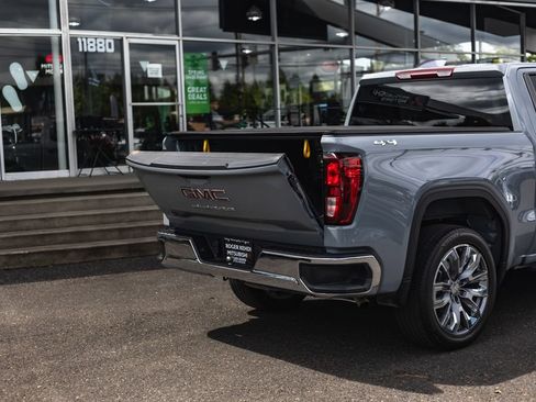 Used 2025 GMC Sierra 1500 Pro w/ Convenience Package AWD/4WD image 8