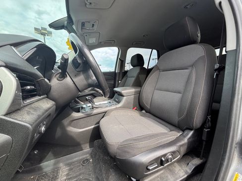 Used 2019 Chevrolet Traverse LT FWD image 7