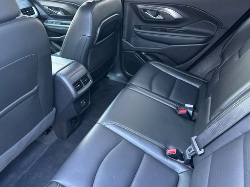 Used 2024 GMC Terrain SLT image 16