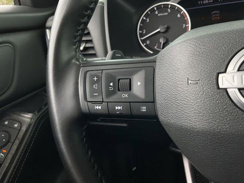Used 2025 Nissan Rogue SV FWD image 29