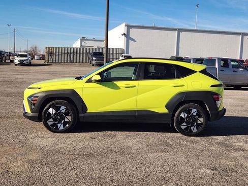 Used 2024 Hyundai Kona SEL w/ Convenience Package FWD image 4