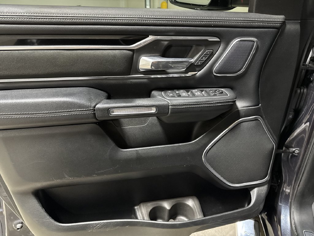 Used 2020 RAM 1500 Laramie AWD/4WD image 21