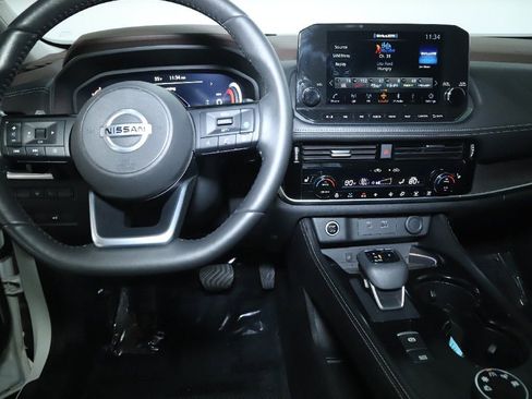 Certified 2021 Nissan Rogue Platinum image 33