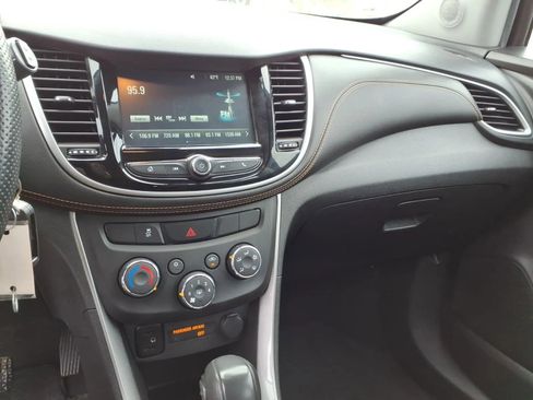 Used 2017 Chevrolet Trax LS image 32