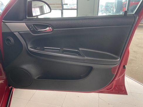 Used 2008 Chevrolet Impala SS w/ Convenience Package image 24