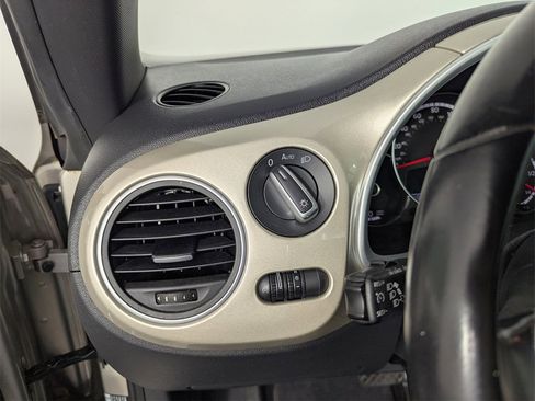 Used 2016 Volkswagen Beetle 1.8T SE image 20
