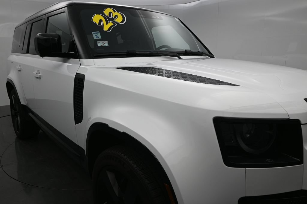 Used 2023 Land Rover Defender 130 X-Dynamic SE AWD/4WD image 40