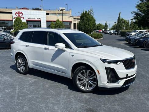 Used 2023 Cadillac XT6 Premium Luxury w/ Technology Package AWD/4WD image 2
