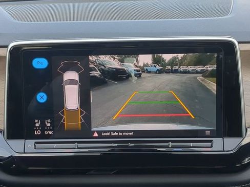 Used 2024 Volkswagen Atlas SE image 26