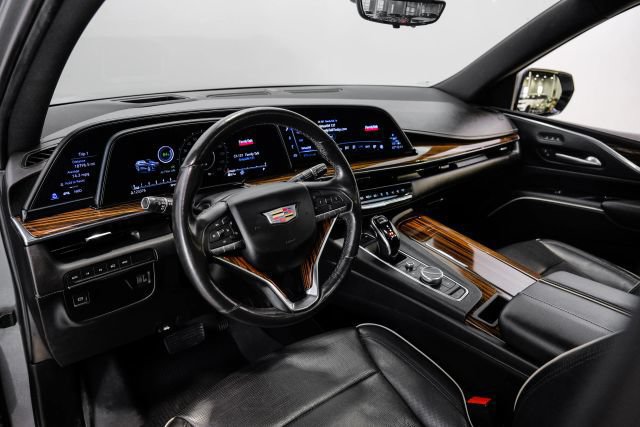 Used 2021 Cadillac Escalade ESV Premium Luxury AWD/4WD image 4