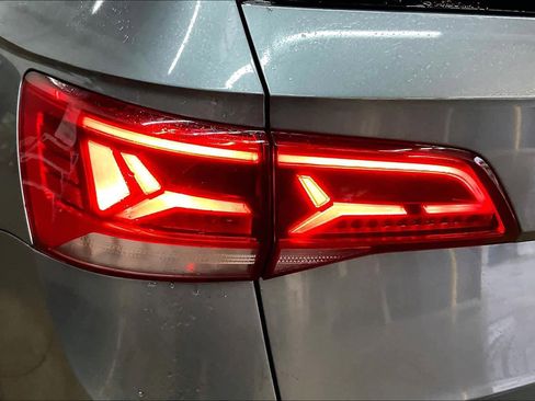 Used 2022 Volkswagen Taos SEL image 31