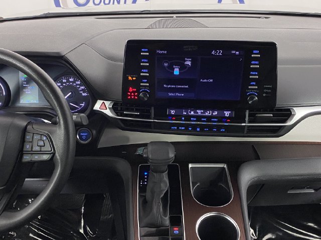 Used 2023 Toyota Sienna LE FWD image 16