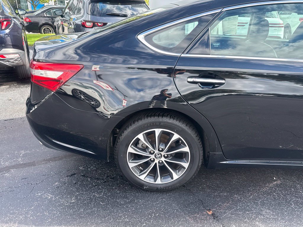 Used 2018 Toyota Avalon XLE Premium w/ Carpet Mat Package FWD image 8
