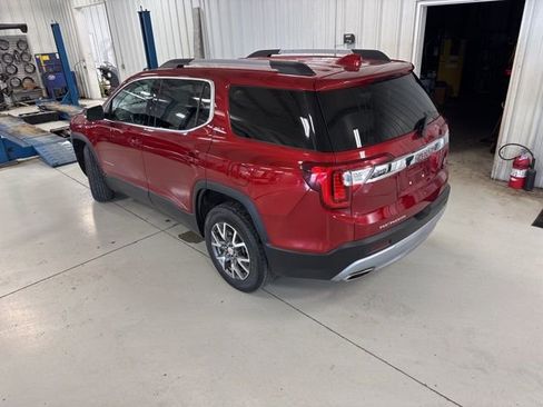 Used 2023 GMC Acadia SLT FWD image 9