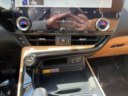 Used 2025 Lexus NX 450h+ AWD w/ Accessory Package (Z2) image 28