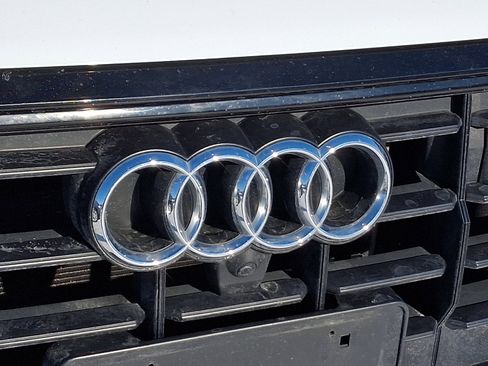 Used 2021 Audi Q8 Premium Plus w/ Premium Plus Package image 4