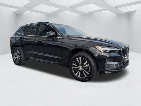 Used 2023 Volvo XC60 B5 Core FWD image 2